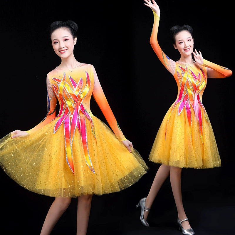 Chinese Folk Dance Costume Opening Song and Dance Short Skirt Performance Clothes for Adult Women Modern Dance Peng Yarn Skirt Atmospheric Square Dance Clothing