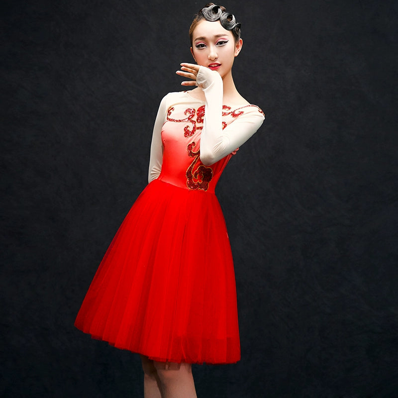 Chinese Folk Dance Costumes Modern Dance Garment Short Skirt, Green Chorus Performance Dress, Pengpeng Skirt, Female Adult Fashion Square Opening Dance - Moderndancedress.com