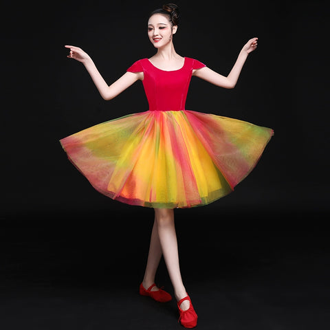 Chinese Folk Dance Costumes Modern Dance Costume Green Fashion Female Adult Square Chorus Short Skirt Suit Performance Costume