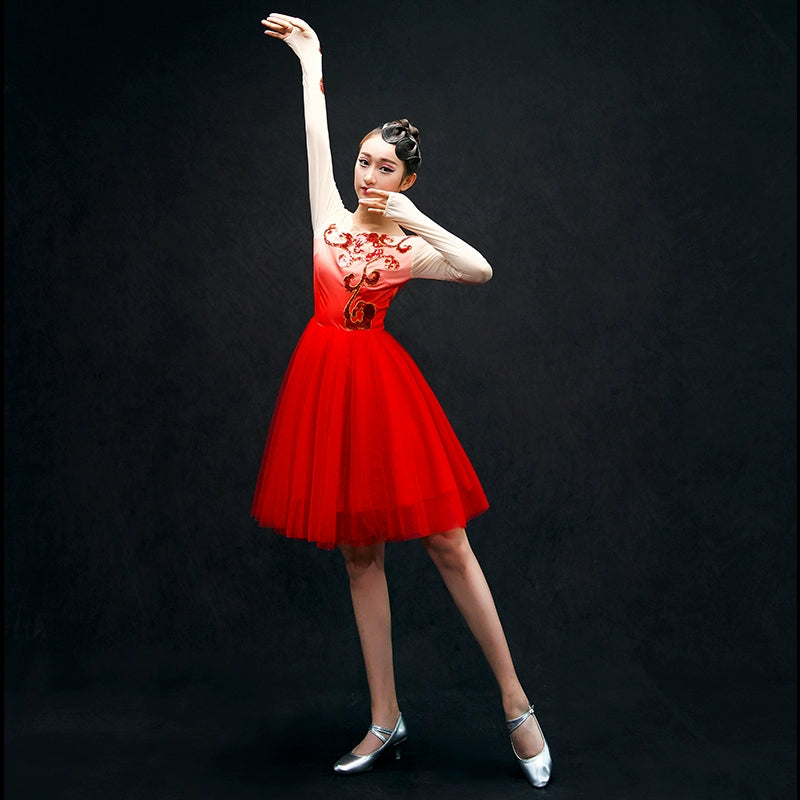 Chinese Folk Dance Costumes Modern Dance Garment Short Skirt, Green Chorus Performance Dress, Pengpeng Skirt, Female Adult Fashion Square Opening Dance - Moderndancedress.com